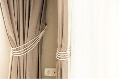 Yaz və yay aylarında pərdə seçimi: İsti havalara uyğun modellər